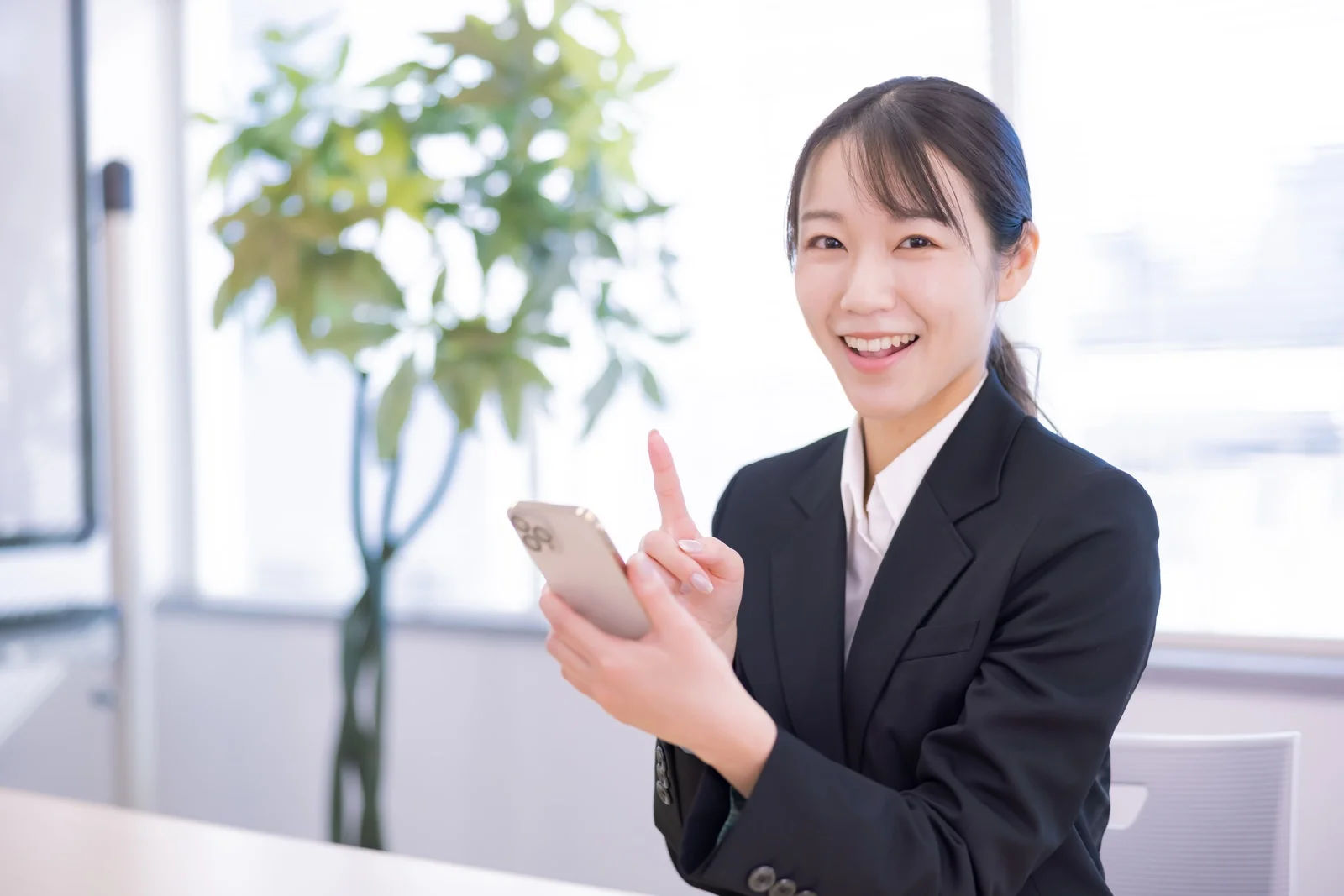 現場で使えるアンケートシステムとは？パソコンを使わない職場でも導入しやすい仕組みを解説